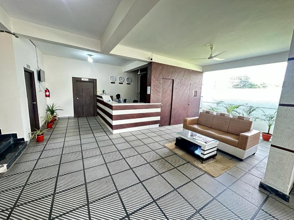 Hotel Prime Classic เชมชาบัด ภายนอก รูปภาพ